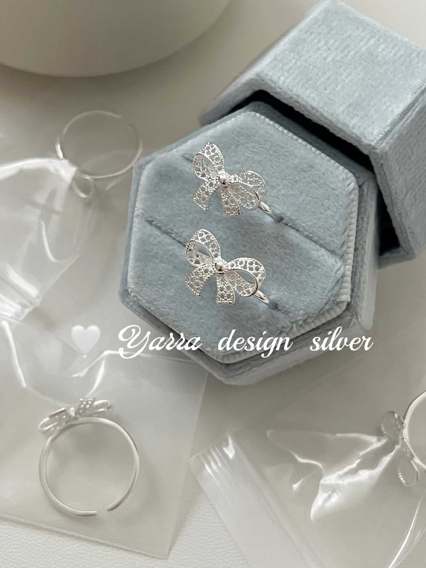Girly lace bow ring
