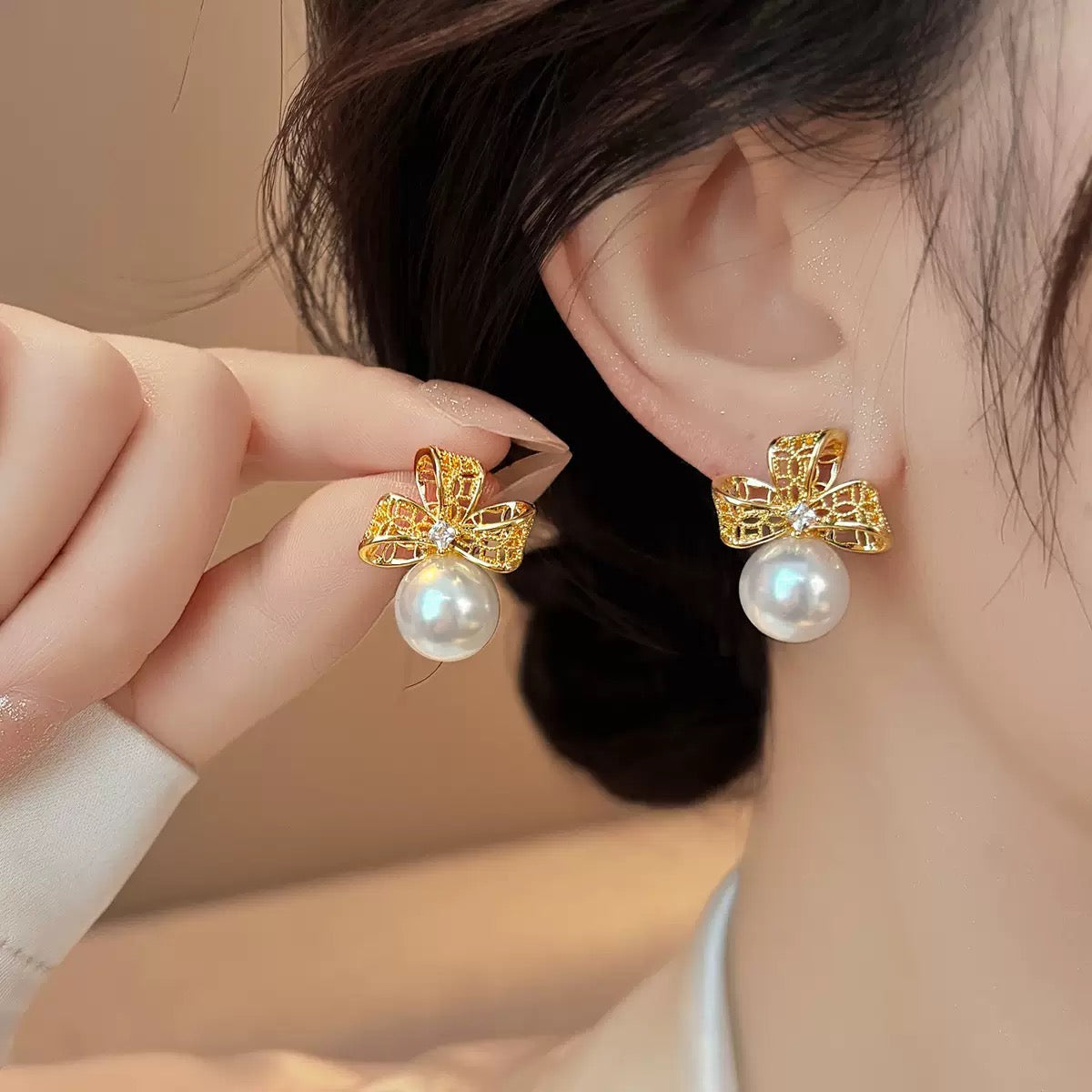 Elegant Bow Pearl Earrings | 18K Gold Plated