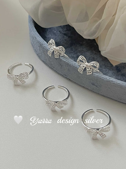 Girly lace bow ring