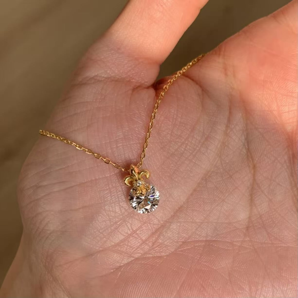 Iris Flower Zircon Necklace